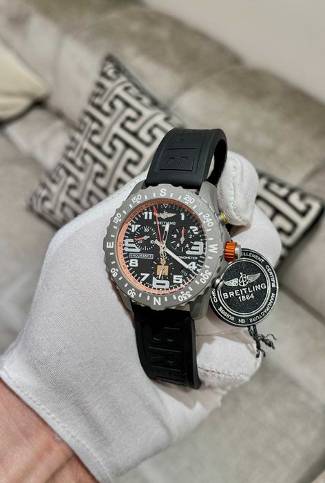 Breitling endurance pro черно-сиво