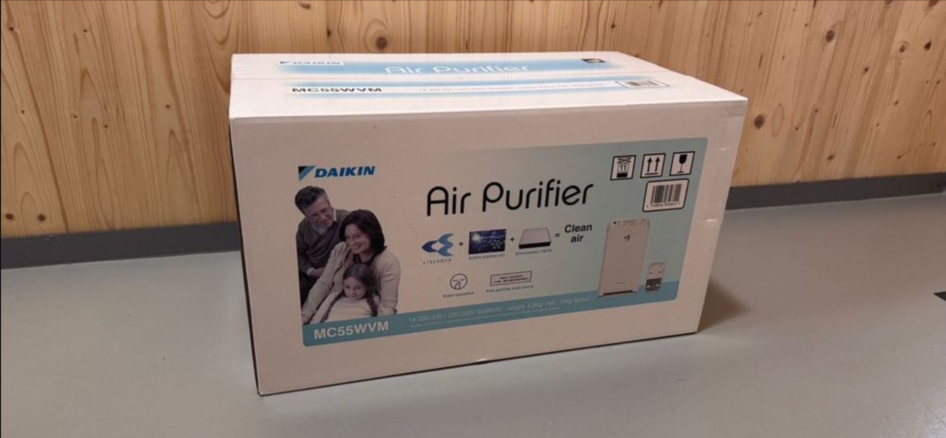 2 броя пречистватели за въздух на Daikin MC55W