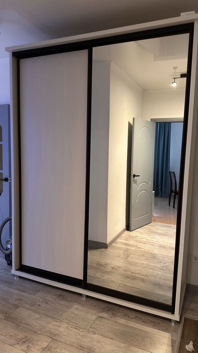 ⸻  Шкаф-купе (б/у) — В хорошем состоянии