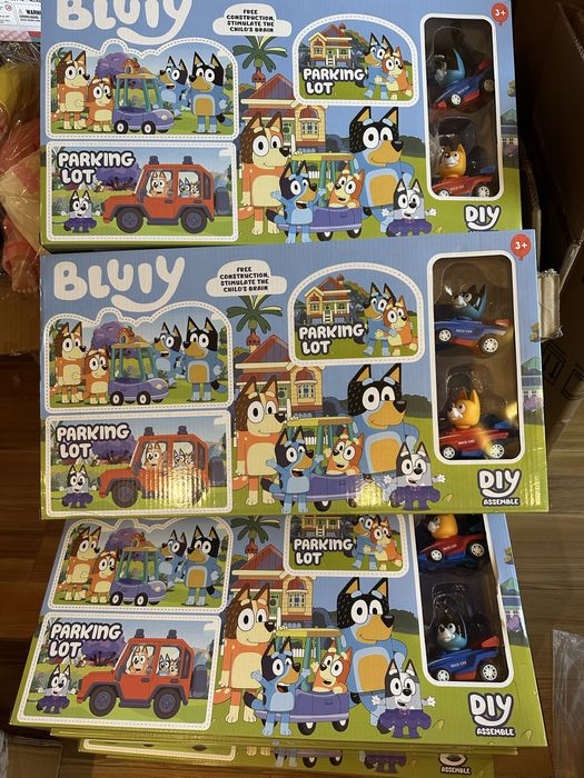 Joc de construit parcare Bluey, cutie, NOU