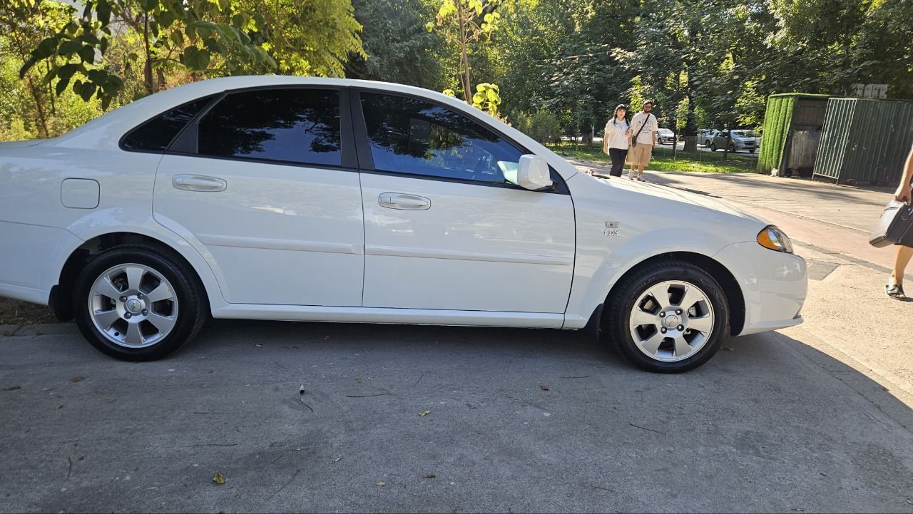 Chevrolet jentra 2023 3-pozitsiya full