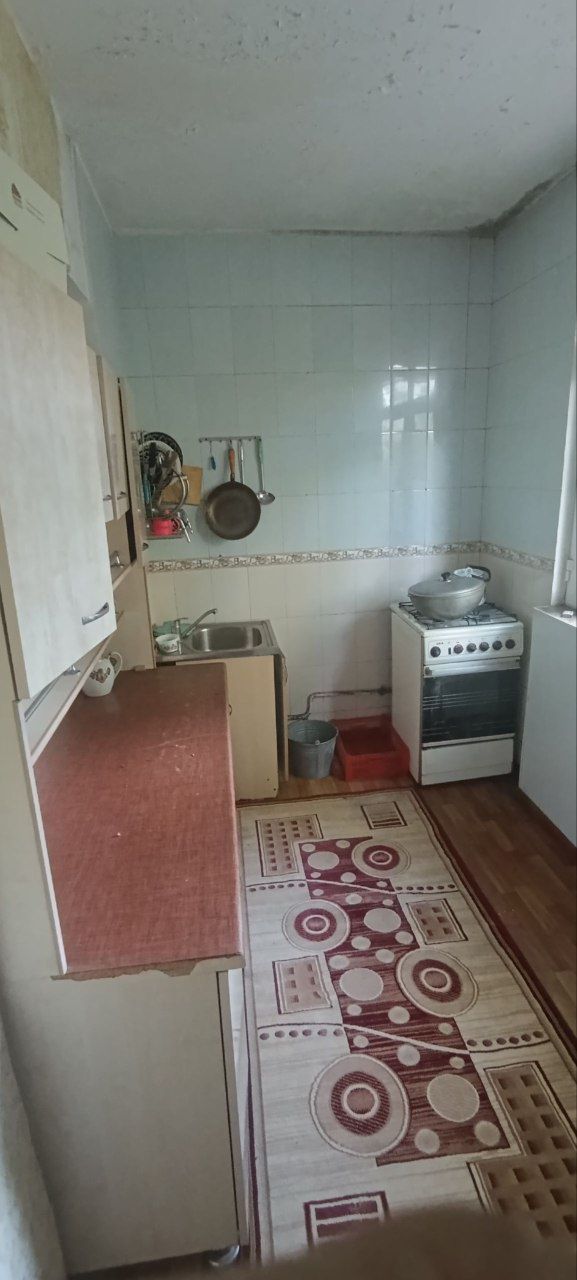 Срочно продам 2 комнатную квартиру Чиланзарский район 8 квартал