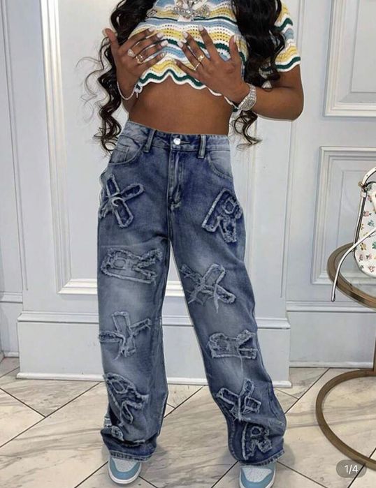 Сини дънки с детайли