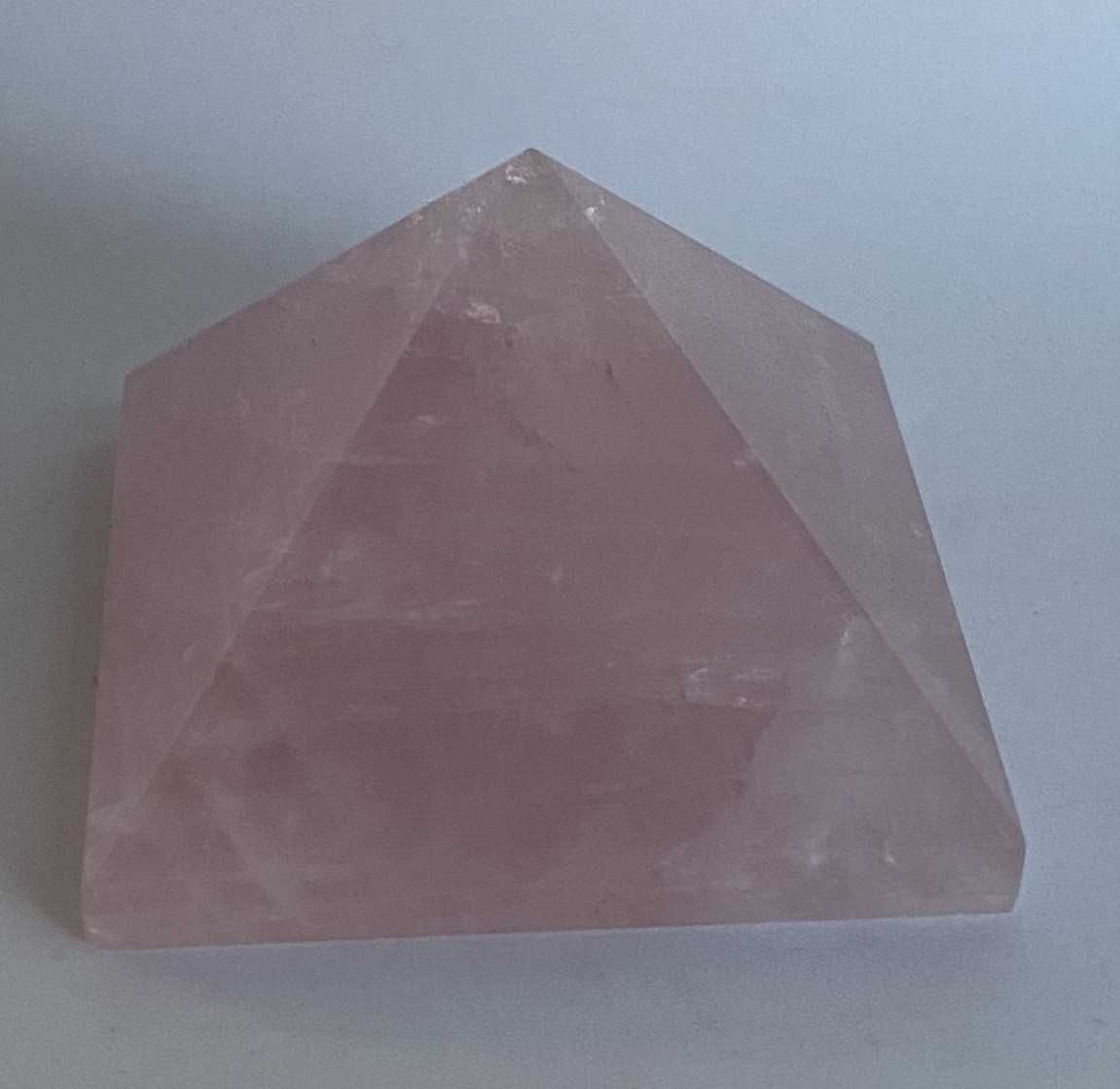 Cristale/Minerale - Cuart Roz - Piramida din piatra semipretioasa