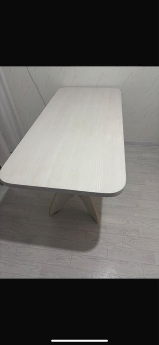 Стол в хорошем состоянии