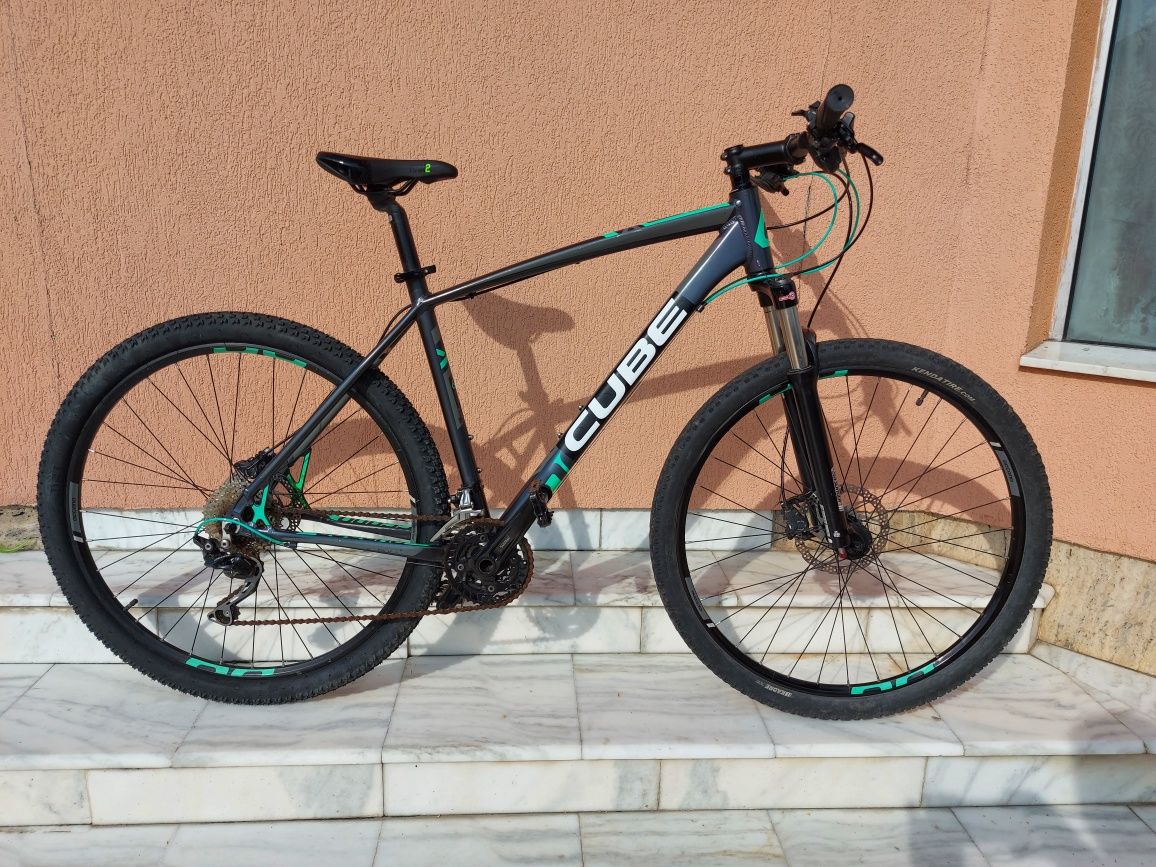 Bicicleta CUBE XC60, shimano Deore, furcă pe aer 29r, 10 pinioane