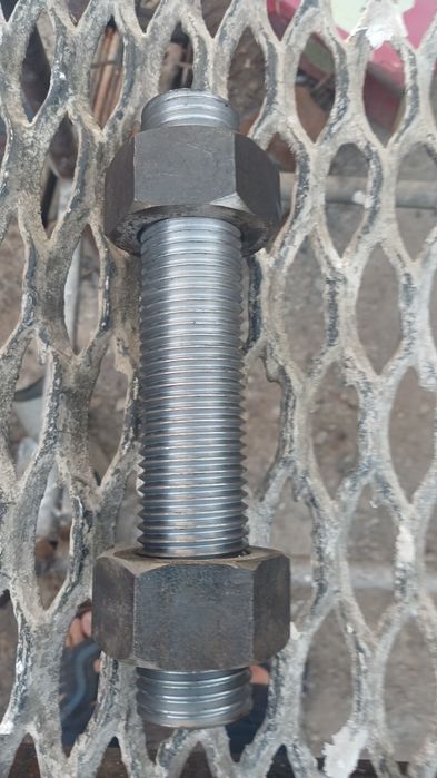 Ankerniy bolt va shpilkalar