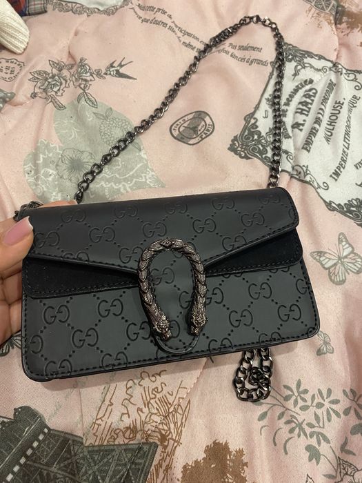 Дамска чанта gucci 65 лв.