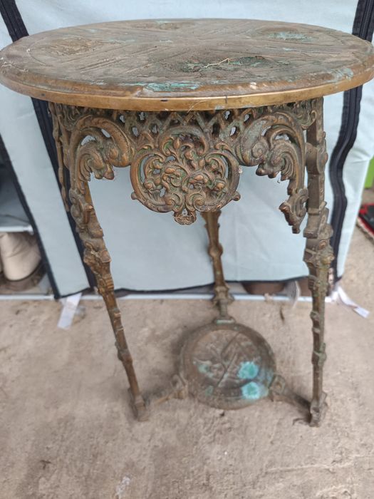 Masuta Vintage veche.