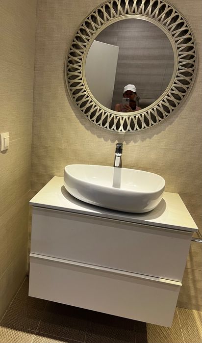 Долен шкаф за баня с мивка