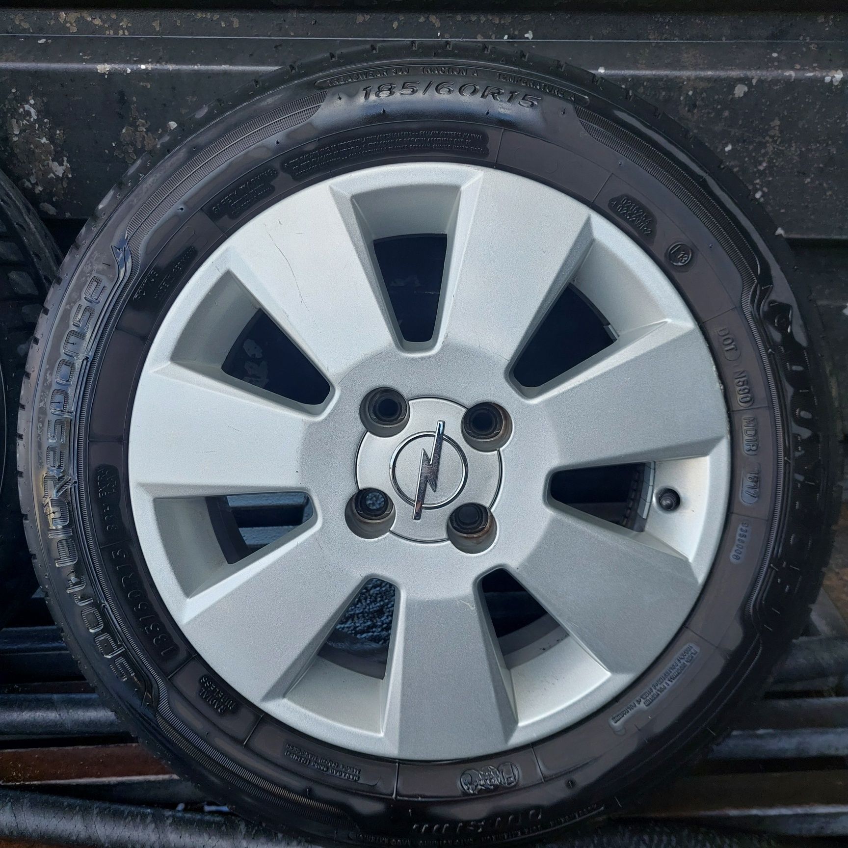 Оригинални джанти за Opel 15" 4x100 с гуми 185х60х15