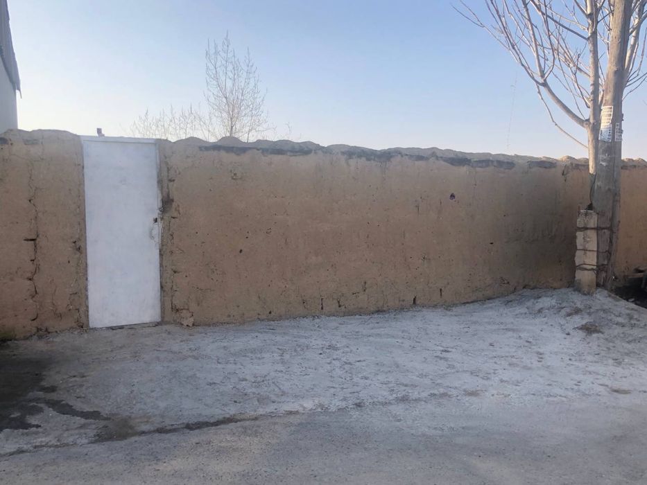 Yer sotiladi 10 sutiq suv gaz sivet bor manzil yangi obot