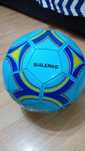 Minge de fotbal albastară