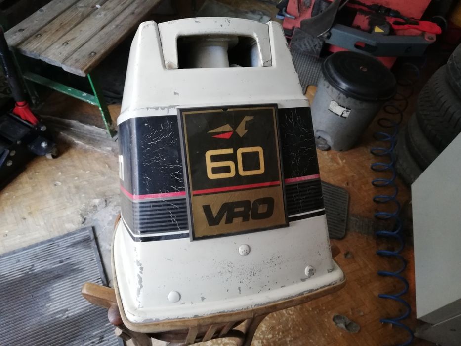 Капак за извънбордов мотор карборатор бобини.