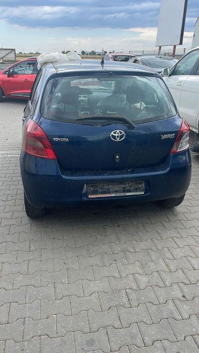 Dezmembram Toyota Yaris 1.3 benzina din 2008