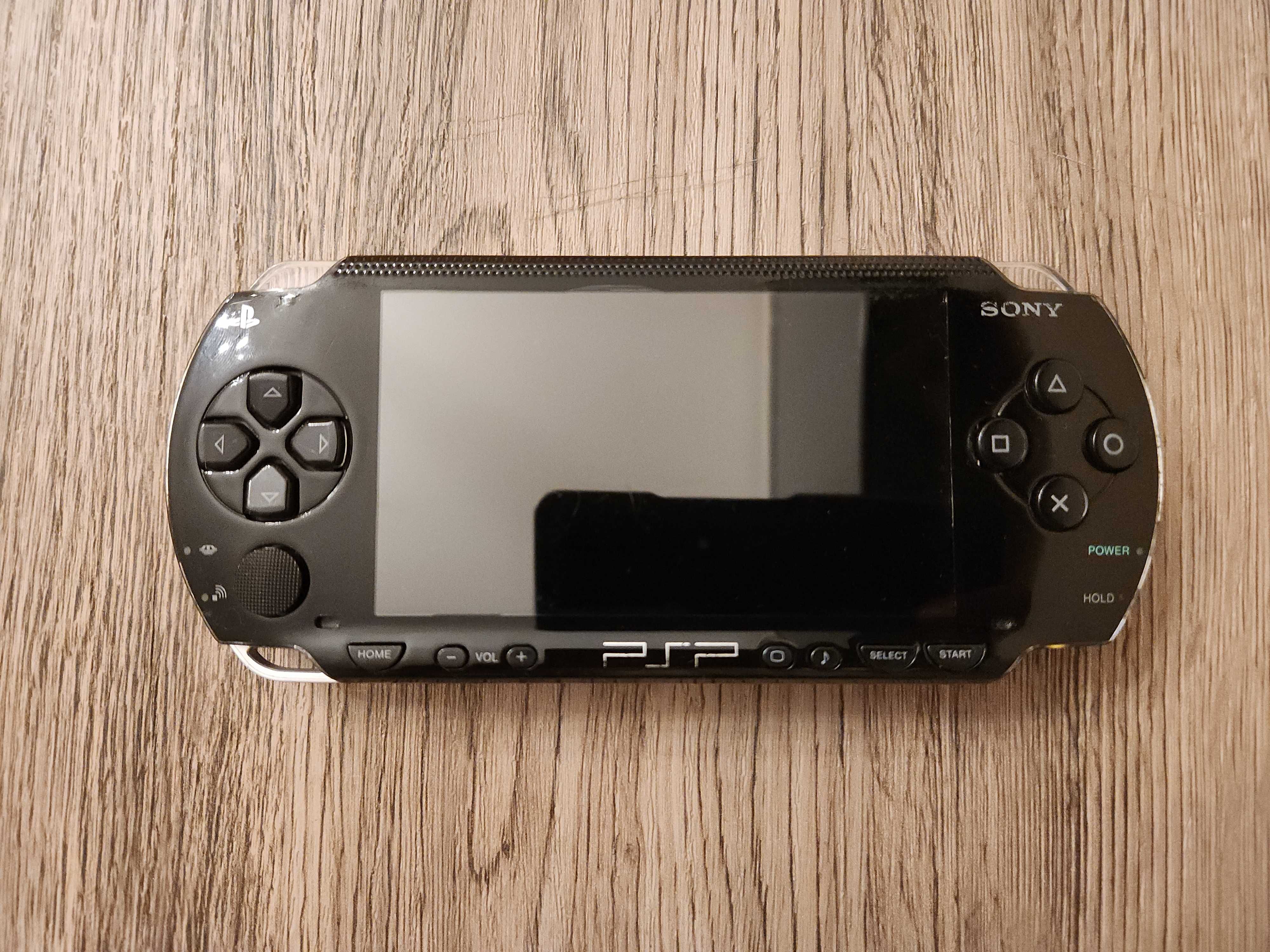 PlayStation Portabil (PSP) 1004 - modat, complet functional, card 64GB