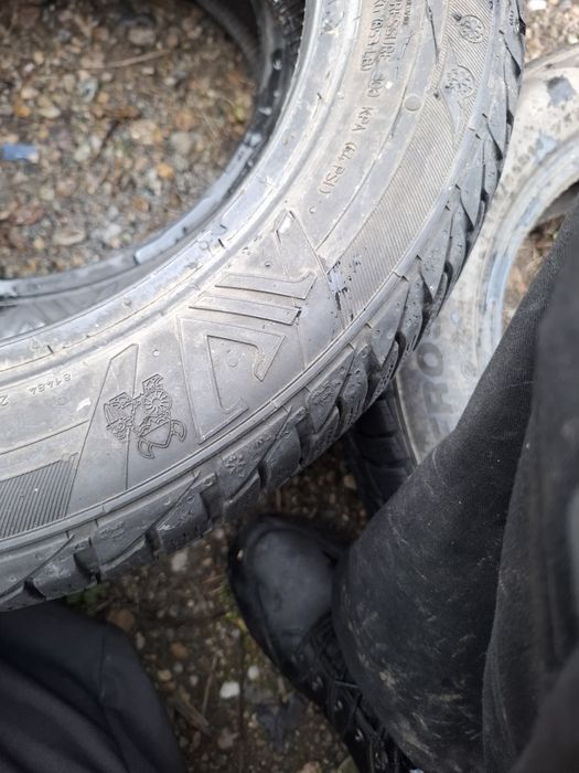 Vand 2 sau 4 anvelope 185 60 14 de iarna