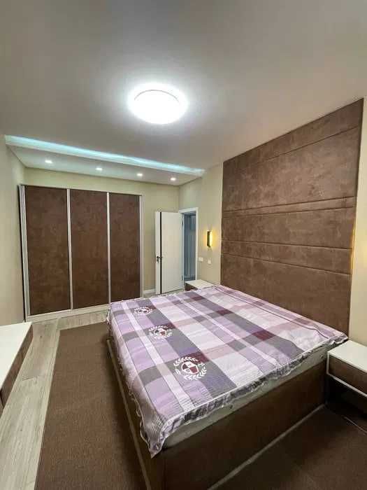 Кадешева • Рынок Кадышева • 3-комн • 67м² • этаж 3/4 • [336-MAL30]