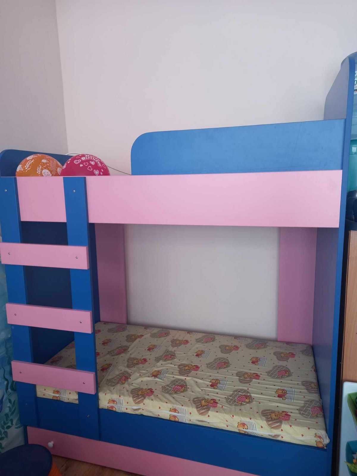 Детско легло на два етажа с матраци