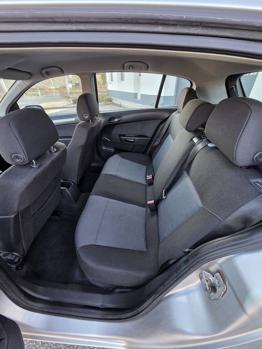 Продавам Opel Astra H 1.4 2004