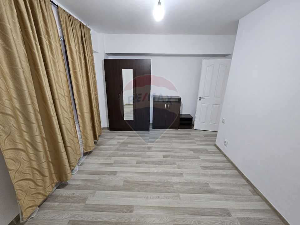 Apartament 2 camere parter- intrare privata cu bariera+ loc parcare!