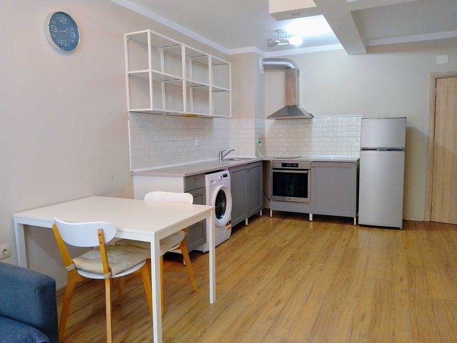 Продава се Двустаен апартамент в Варна, Бриз - 100 кв.м за 995 €/кв.м - Снимка #3