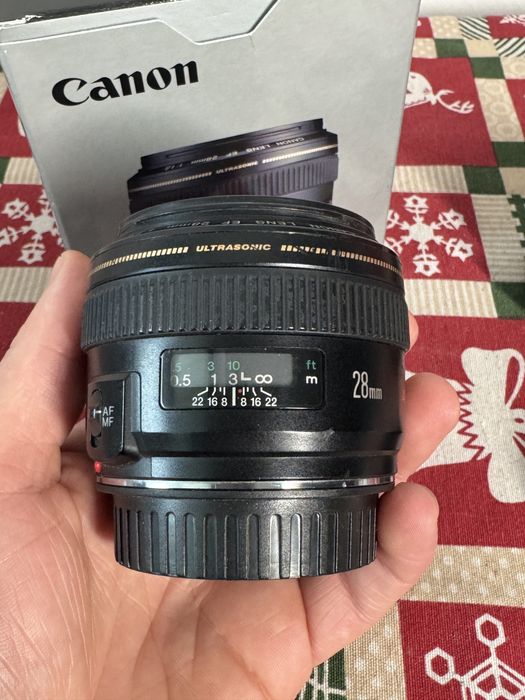 Canon EF 28mm f 1.8 USM