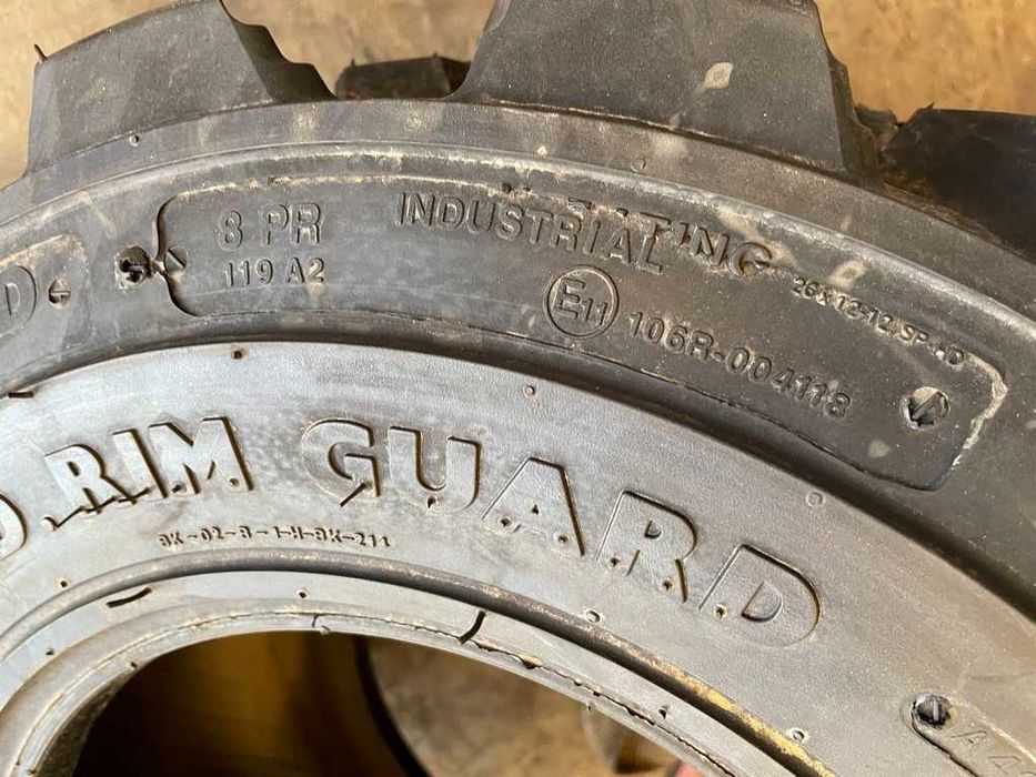 26x12-12 cu 8 pliuri cauciucuri noi industriale pentru bobcat