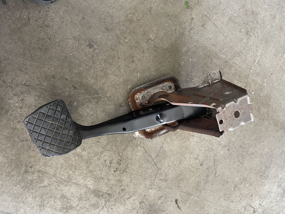 Pedala frana + suport + siguranta VW passat b6 b7 cc europa