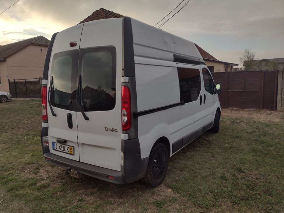 Vând Renault Trafic  clima 6 locuri