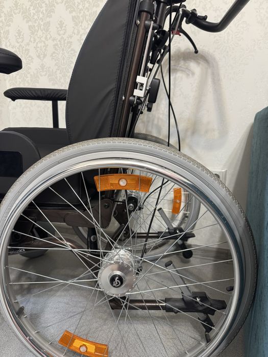 Продам инвалидное кресло