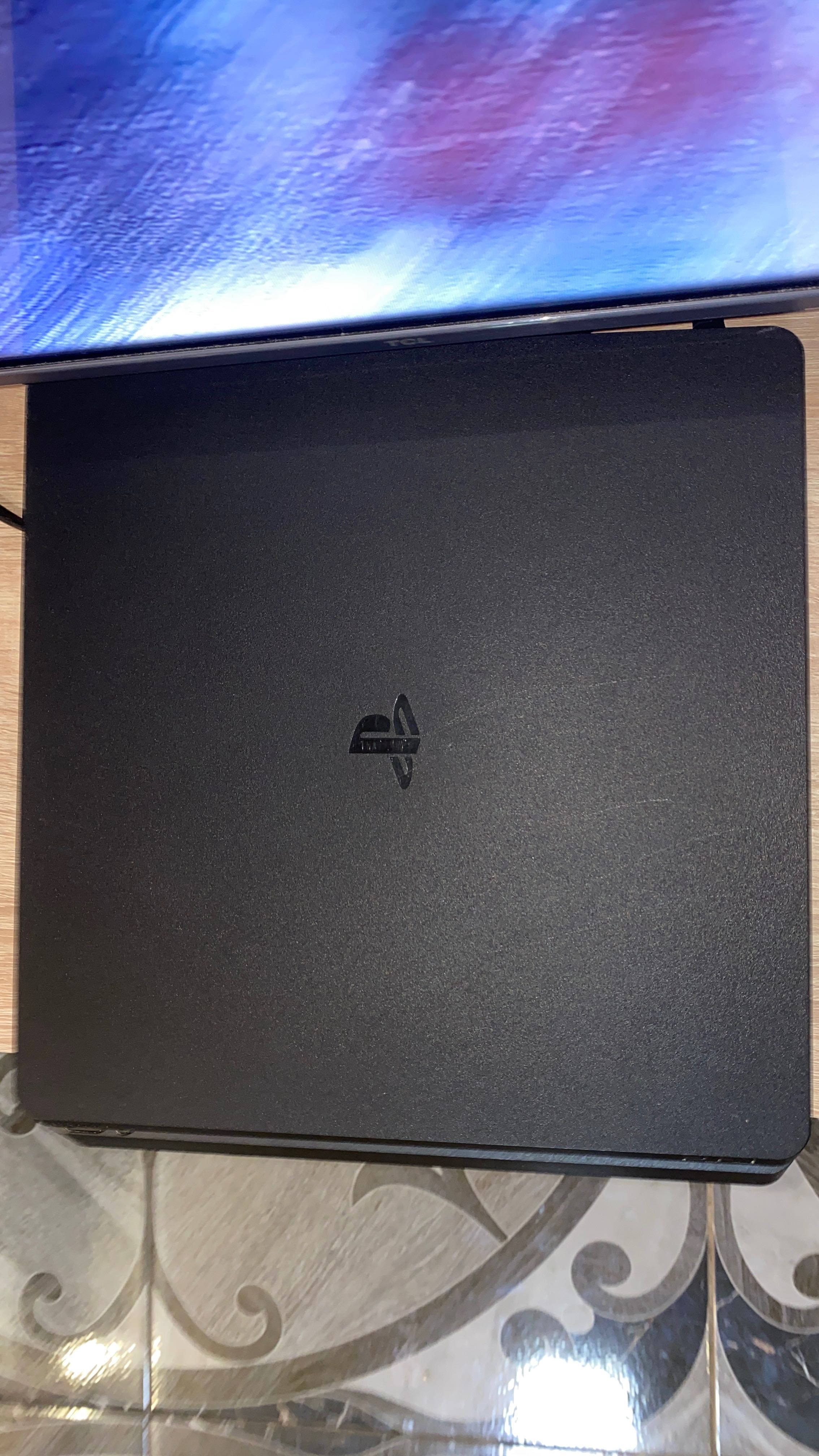 Ps4 slim с игри и джойстици
