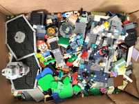 Piese lego,omuleți,placa de constuctie