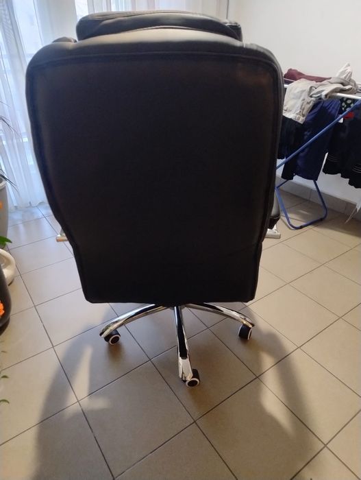 Vând scaun birou impecabil