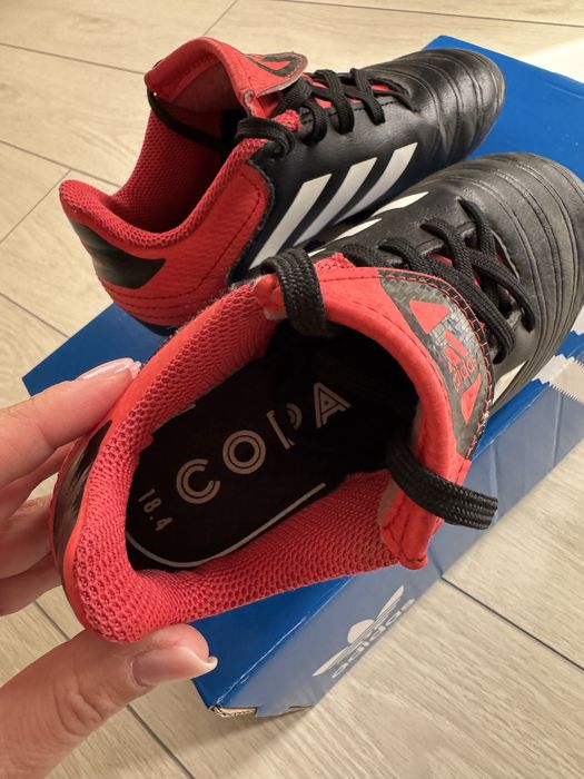 Ghete fotbal adidas 28 copii