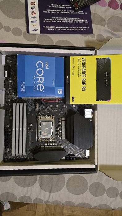 Intel i5 12600k + MSI z690 P ddr4 + Corsair Vengeance RGB RS 32gb