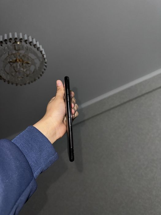 Самсунг А6+ в хорошем состоянии зарядка все работает