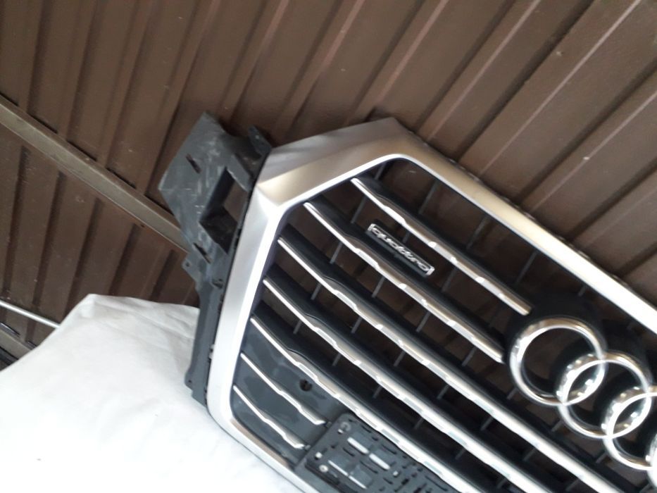 Grila radiator Audi Q7 2015