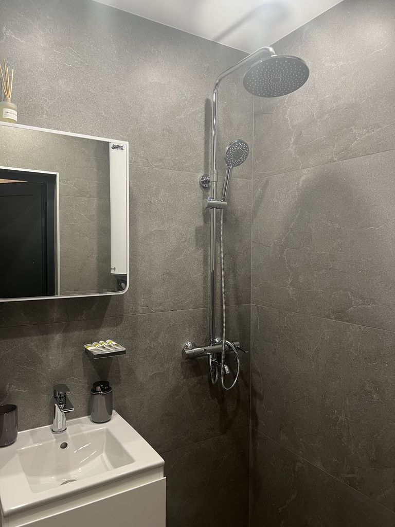 Дава се под наем Тристаен апартамент в Враца, Дъбника - 76 кв.м за 10.2 € - Снимка #4