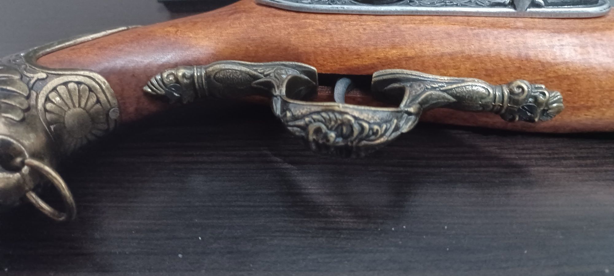 Pistol panoplie  din metal și lemn
