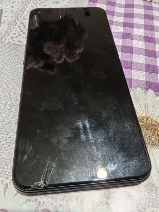 Vând telefon OPPO A53+ husa fluturas