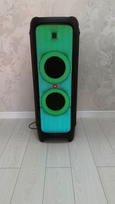Сдаю в аренду jbl partybox 1000 очень мощная в оригинале