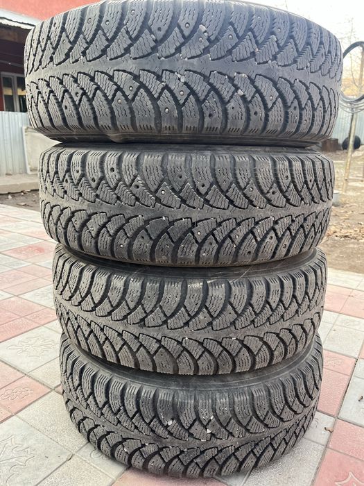 Продам комплект зимний 185/65 R15