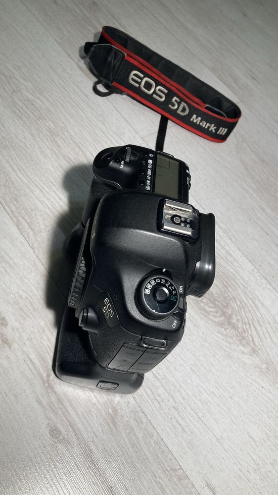 Canon 5d mark iii full frame - bine intretinut