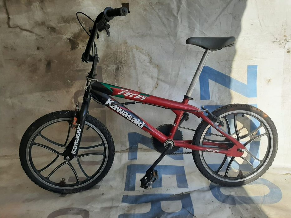 Vând bicicleta copil BMX second-hand