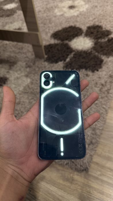 Продам noshing phone 1 8/256