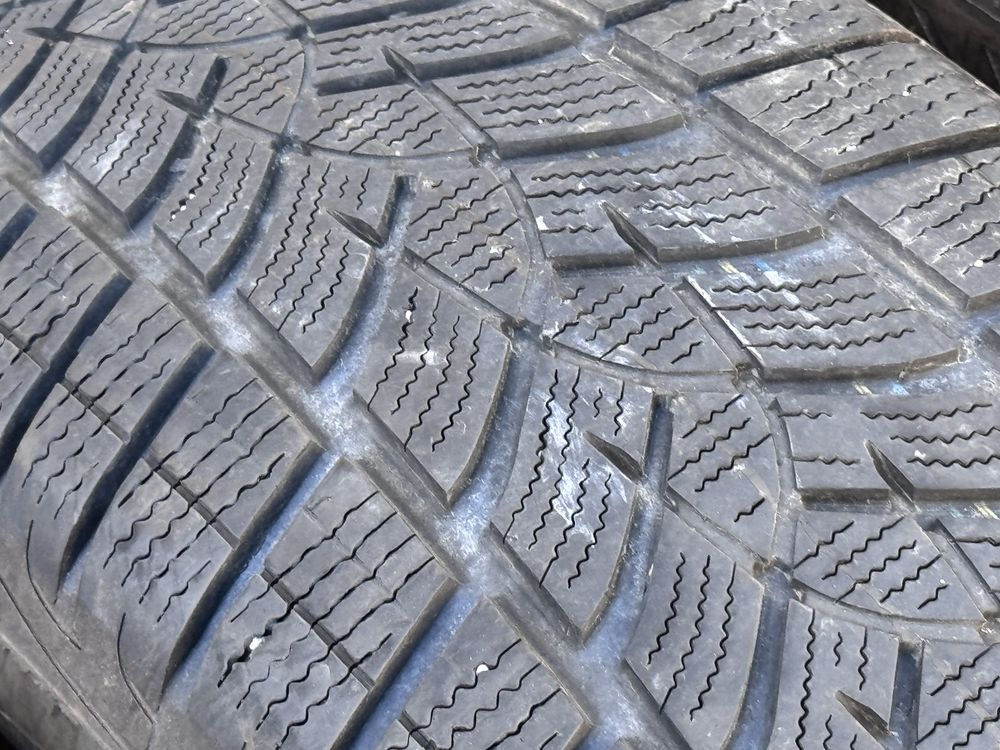 225/60/R17 Goodiyear UltraGrip 4бр зимни dot1318