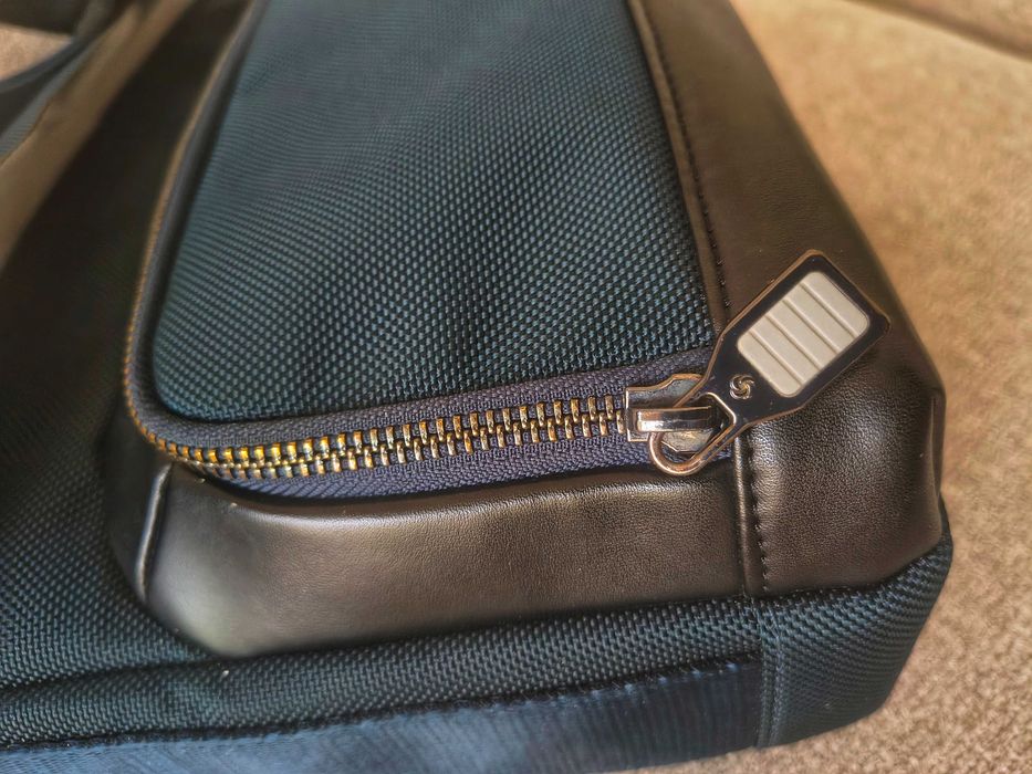 Samsonite Sefton Crossbody L TCP with tablet compartment, Navy