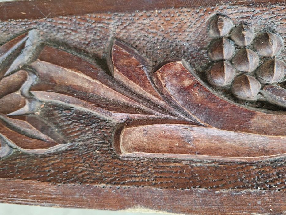 Panou lemn sculptat manual