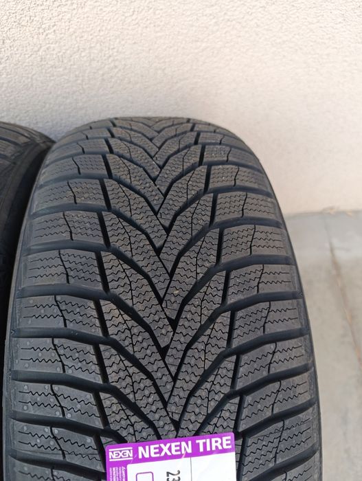 Зимни гуми NEXEN 235/50/18 dot 2024,БОРД
